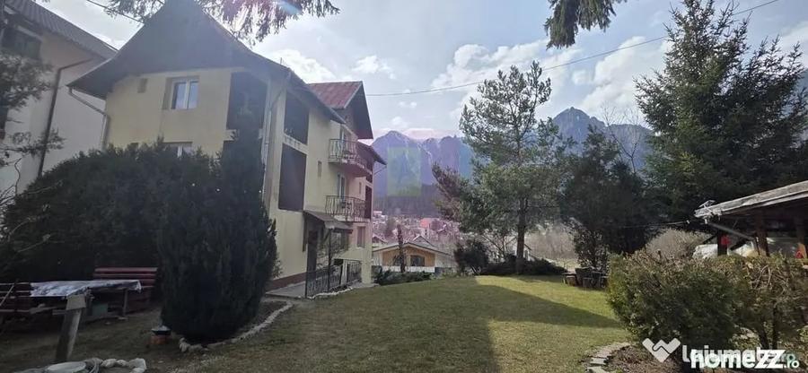 Casă cu 8 camere cu Teren 400 Mp în Zamora