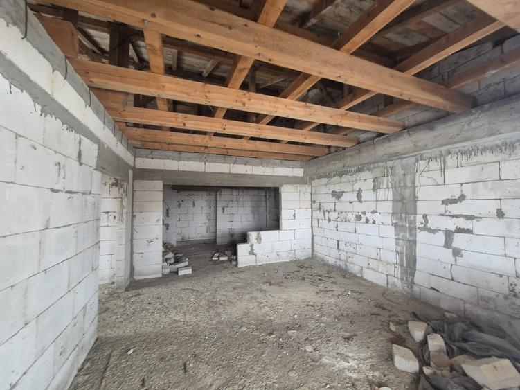 Casă individuală cu 5 camere cu Teren 1700 Mp în Moara
