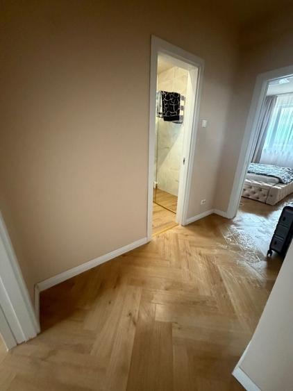 Apartament cu 3 camere decomandat în Sud