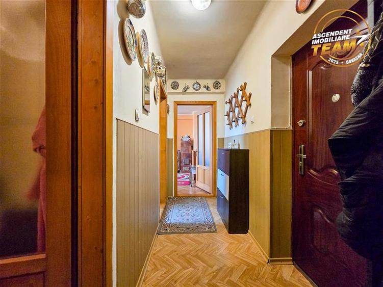 Apartament cu 2 camere decomandat în Lenin