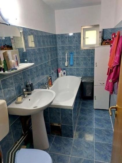 Apartament cu 3 camere decomandat, mobilat în Nerva Traian