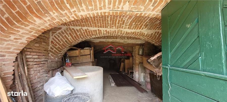 Casă cu 4 camere în Deal