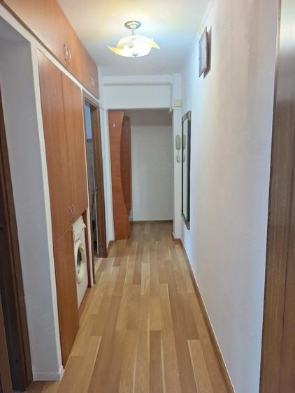 Apartament cu 2 camere semidecomandat în Mihai Bravu