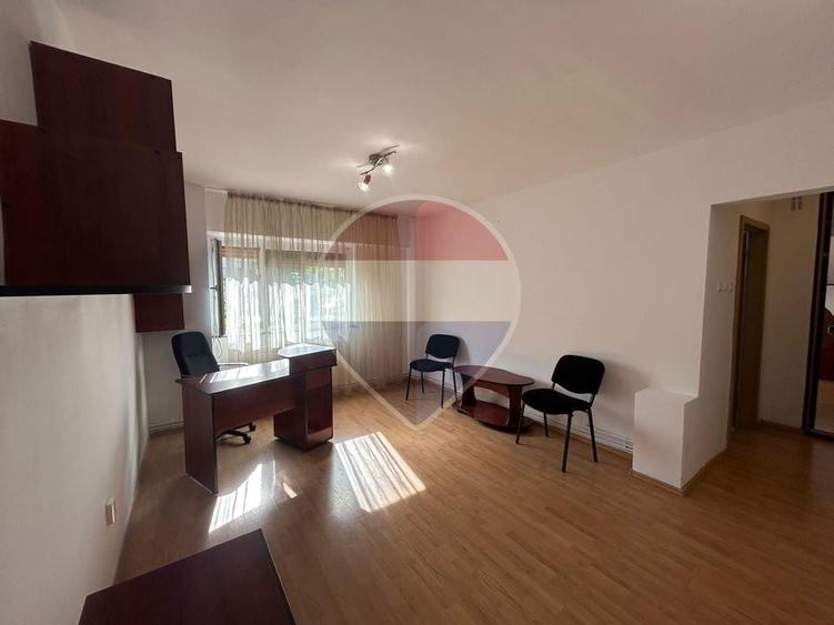 Apartament cu 2 camere, mobilat în Centrul Civic