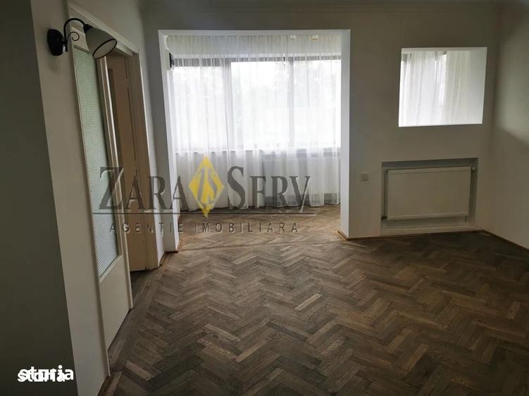 Apartament cu 4 camere decomandat în Democrației
