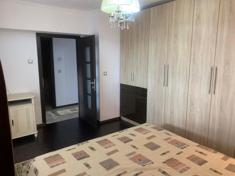Apartament cu 3 camere în Radu Negru