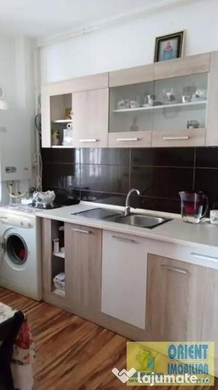 Garsonieră decomandată în Poarta 6