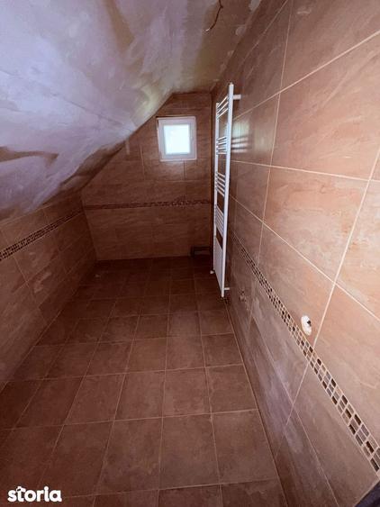 Casă cu 5 camere cu Teren 1000 Mp în Ceuaș