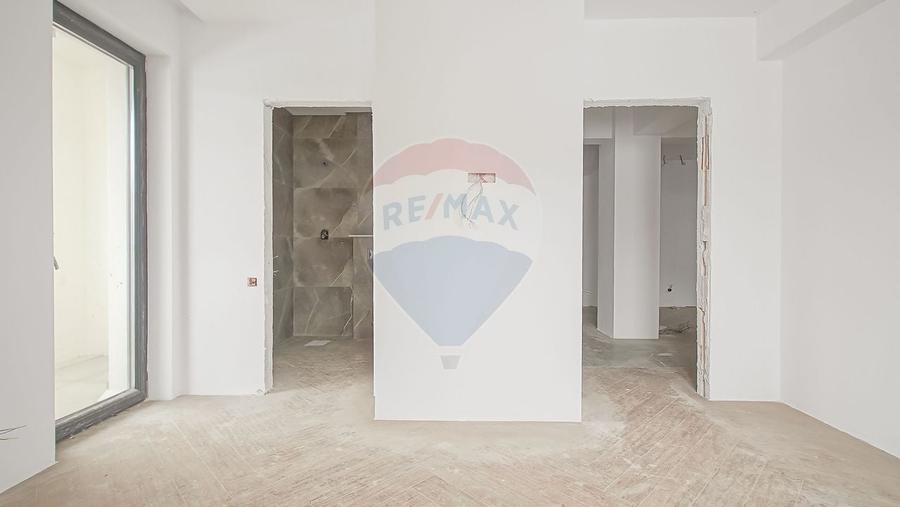 Apartament cu 3 camere decomandat în Centrul Civic