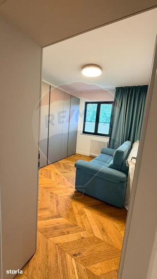 Apartament cu 4 camere decomandat în Central