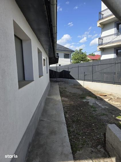 Casă cu 2 camere cu Canalizare în Central