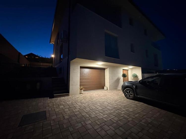 Duplex cu 4 camere cu Canalizare în Iris