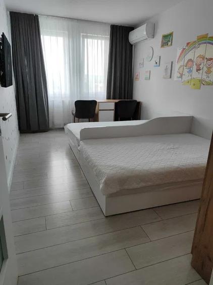 Apartament cu 4 camere decomandat în Sud