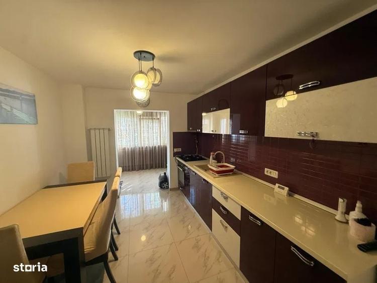 Apartament cu 3 camere, mobilat în Anda