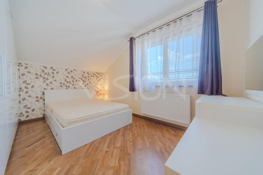 Apartament cu 3 camere semidecomandat în Mărăști