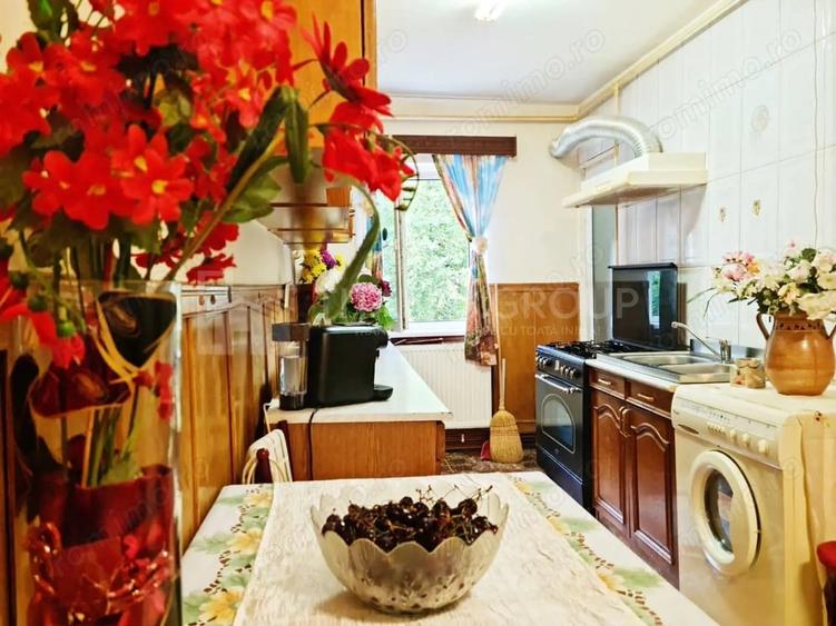 Apartament cu 3 camere decomandat în Răcădău