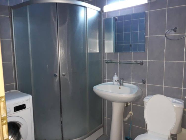 Garsonieră decomandată în Podul de Piatră