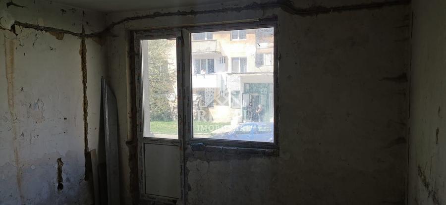 Apartament cu 2 camere semidecomandat în Ghelari