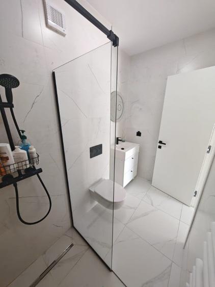 Apartament cu 3 camere decomandat în Sud