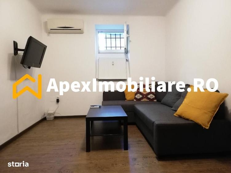Garsonieră decomandată în P-ța Romană
