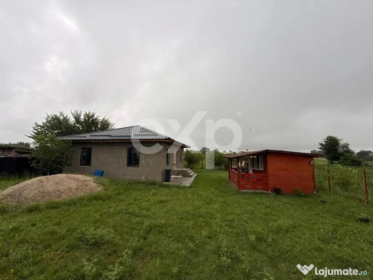 Casă cu 3 camere cu Teren 2857 Mp în Buzoești