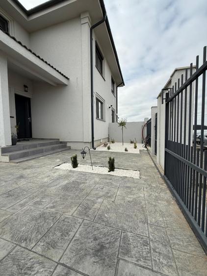 Duplex cu 4 camere cu Canalizare în Giroc