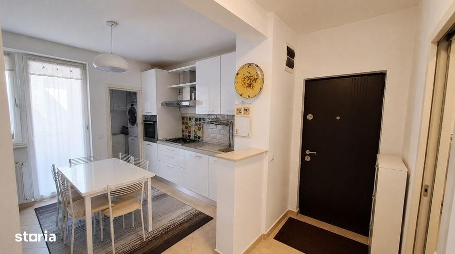 Apartament cu 4 camere decomandat în Central