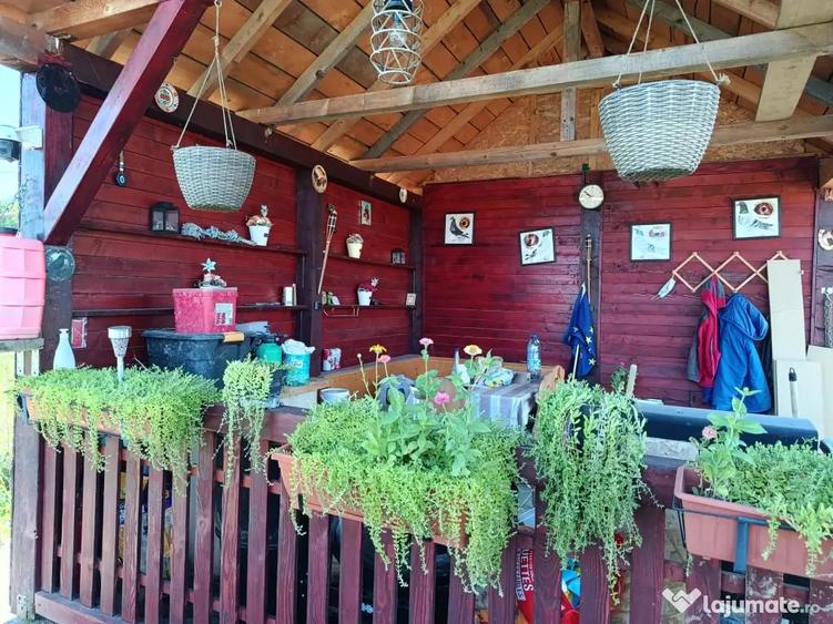 Teren de 697 mp, în Ernei