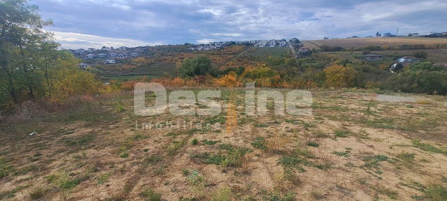 Teren Construcții intravilan de 1500 mp, în Valea Adâncă