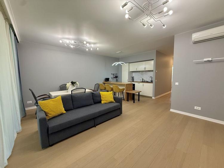 Apartament cu 3 camere decomandat, mobilat în Băneasa