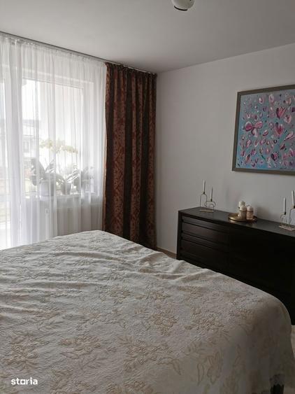 Apartament cu 3 camere decomandat, mobilat în Podu Roș