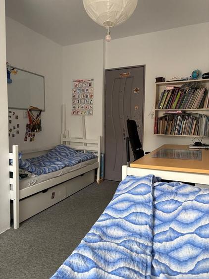 Apartament cu 3 camere decomandat în Chinteni