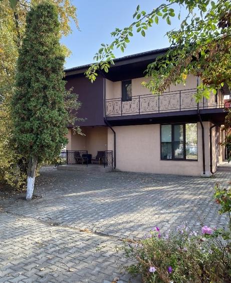 Casă individuală cu 15 camere cu Teren 8293 Mp în Chiscani