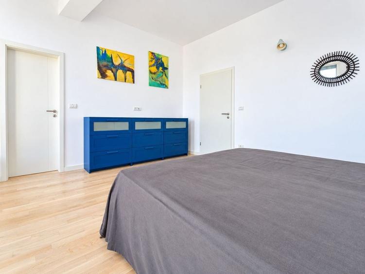 Apartament cu 3 camere decomandat, mobilat în Bălcescu