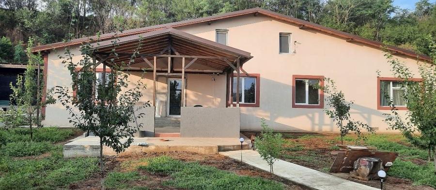 Casă cu 4 camere în Dărăști-Vlașca