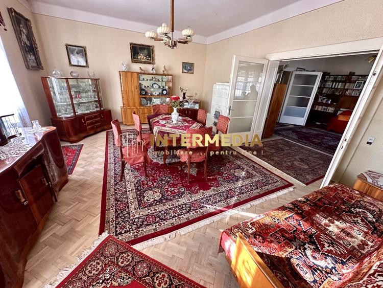 Apartament cu 3 camere decomandat, mobilat în Central