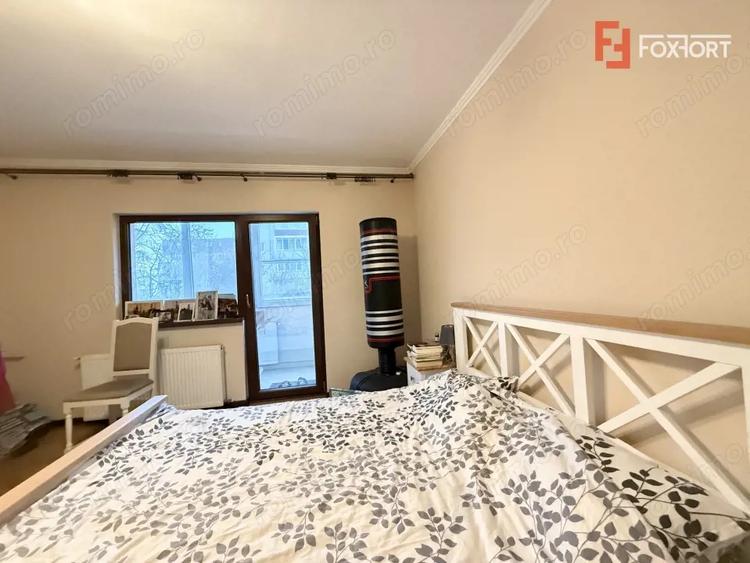 Apartament cu 4 camere semidecomandat, mobilat în Bucovina