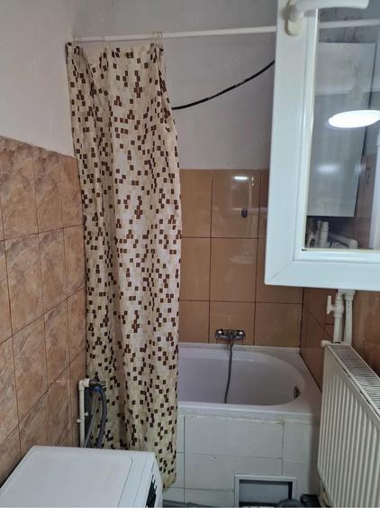 Apartament cu 2 camere semidecomandat în Obor