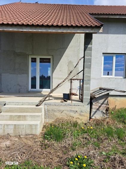 Casă cu 4 camere cu Teren 357 Mp în Central