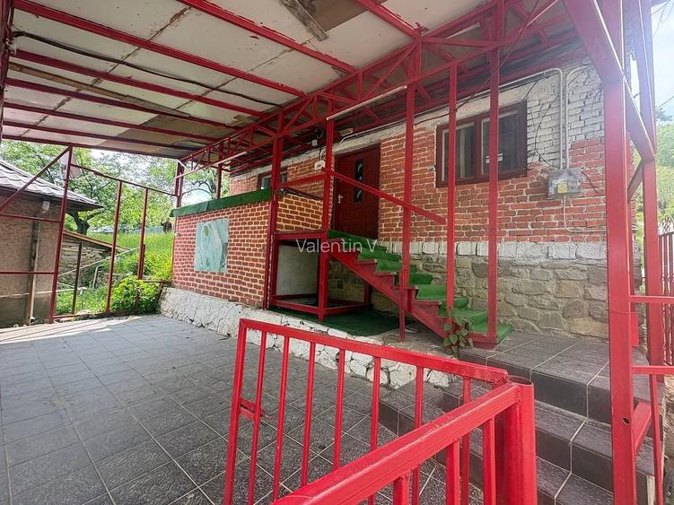Oportunitate de investitie: bar de vanzare sat Seciuri, Prahova, acte la zi, disponibil imediat