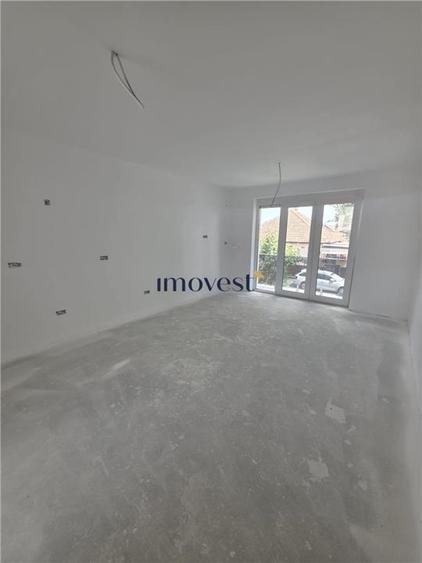 Apartament cu 3 camere decomandat în Titulescu