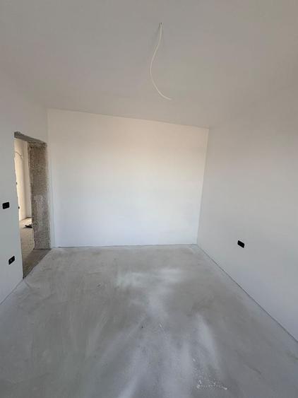 Duplex cu 4 camere cu Canalizare în Moșnița Nouă