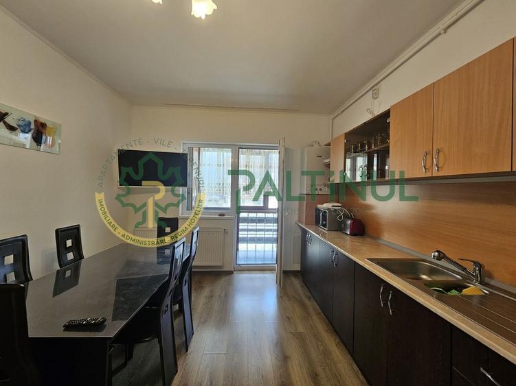 Apartament cu 3 camere decomandat, mobilat în Piața Cluj