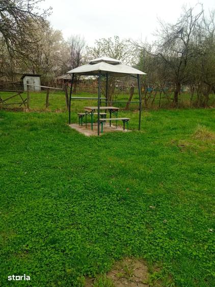 Teren de 2600 mp, în Domnești