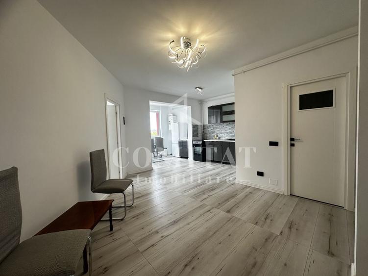 Apartament cu 3 camere semidecomandat, mobilat în Florești — fotografia 1