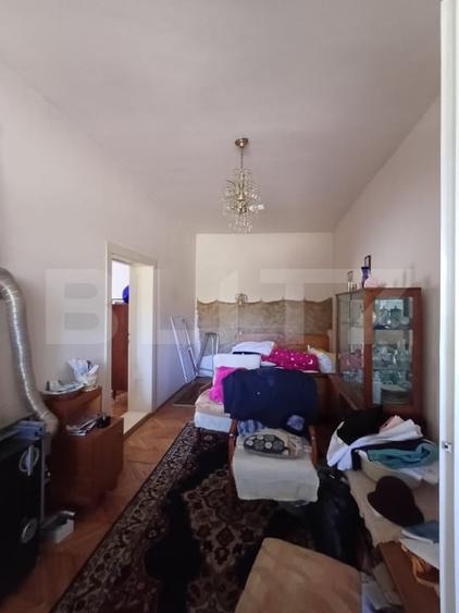 Casă individuală cu 7 camere cu Canalizare în Nord-Vest