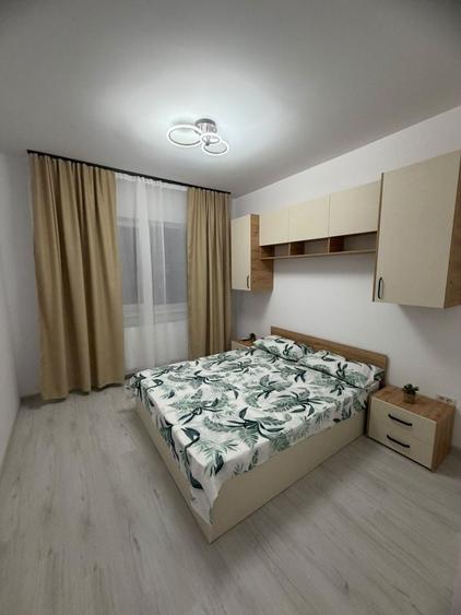 Apartament cu 2 camere decomandat în Roșu