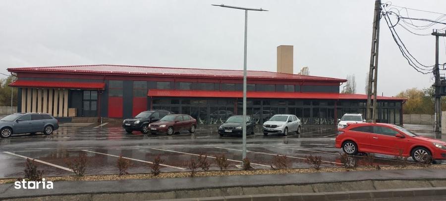 Spațiu comercial, de 1,000 mp, în Central