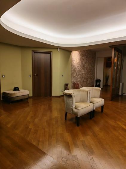 Apartament cu 4 camere decomandat, mobilat în Unirii