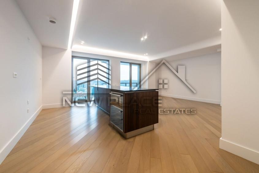 Apartament cu 4 camere decomandat, mobilat în Pipera